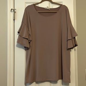 Zenana tan top with flutter sleeves size 1X